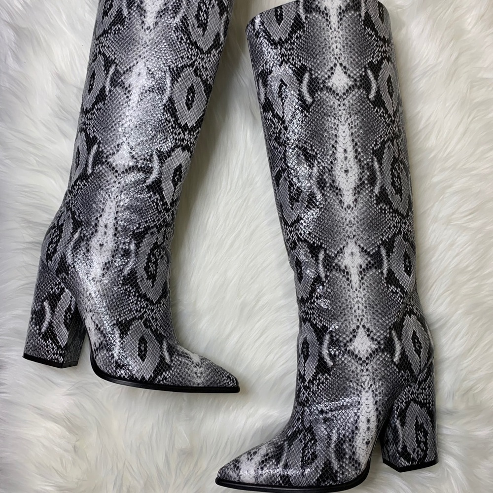 VINCE CAMUTO SNAKE SKIN BOOTS